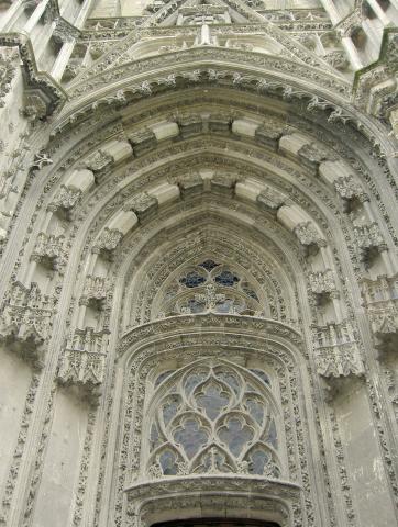 image Fachada de la catedral de Saint-Gatien de Tours (Francia)