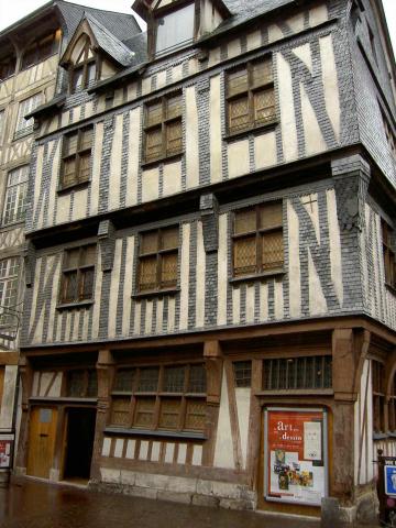 image Maison des Quatre Fils Aymon en Ruan (Francia)