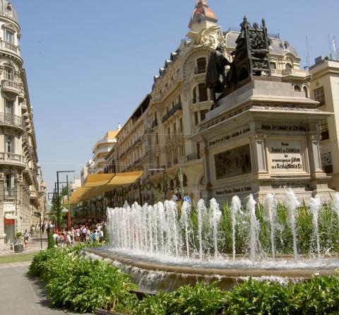 image Plaza Isabel La Católica, Granada (España)
