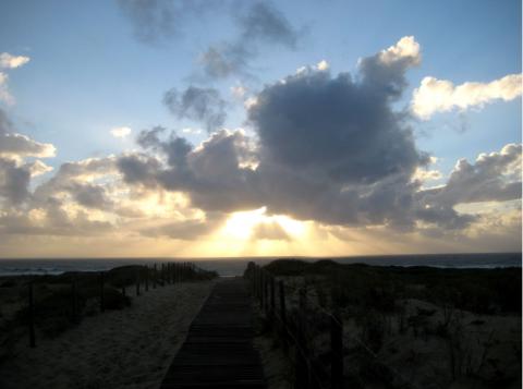 image Atardecer en la playa del cabo Ferret (Francia)