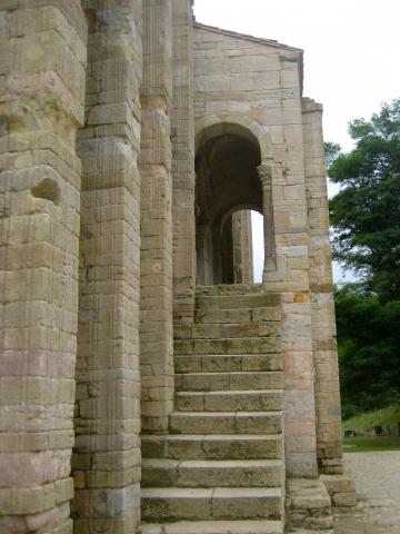 image Iglesia de Santa María del Naranco, Oviedo, Asturias