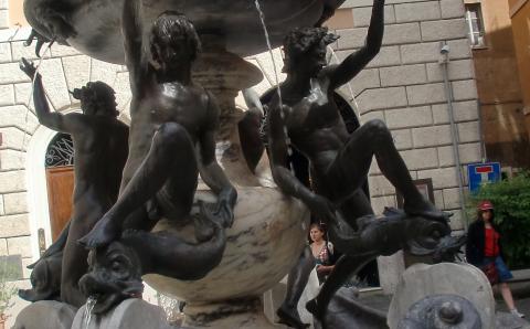 image Fuente de las Tortugas, Roma (Italia)
