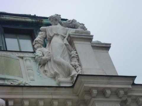image  Palacio de los Habsburgo en Viena