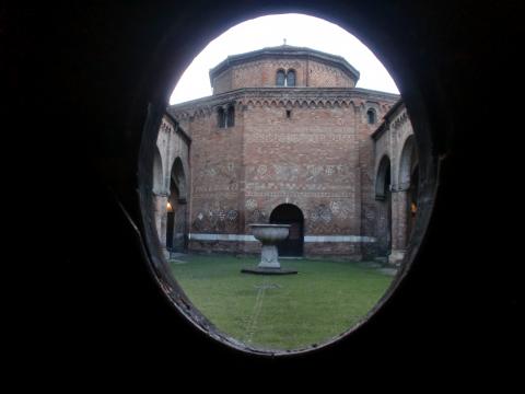 image  Basílica del Santo Sepulcro