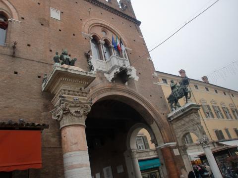 image Palacio Municipal de Ferrara