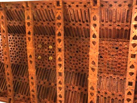 image Artesonado De la Iglesia de San Ildefonso