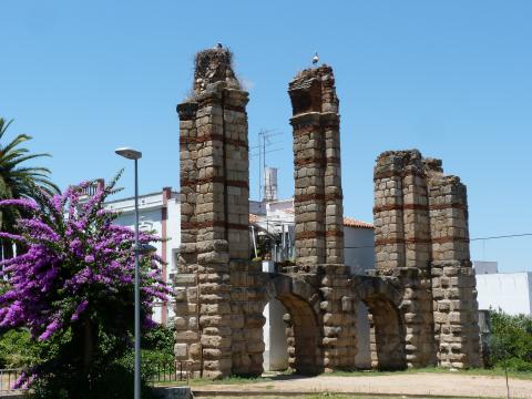 image Restos del acueducto de Mérida