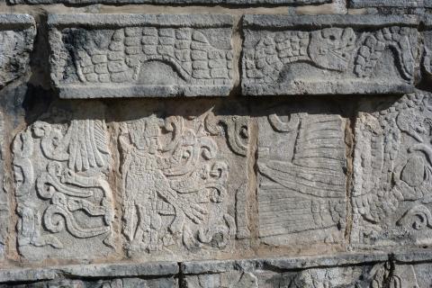 image Relieves de Chichen Itzá