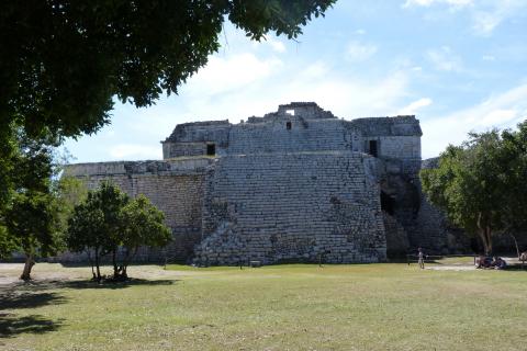 image El Observatorio en Chichén Itzá