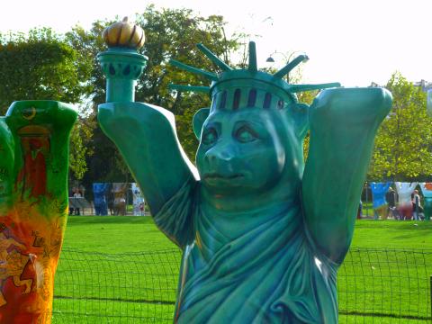 image Exposición de osos en París