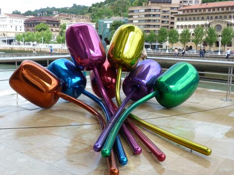 image Escultura de tulipanes