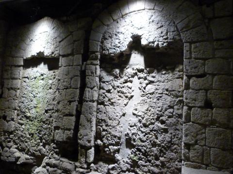 image Escuela subterránea Nápoles