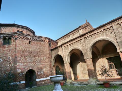 image Basílica de Santo Stefano