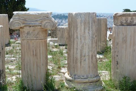 image Capiteles en la acrópolis de Atenas