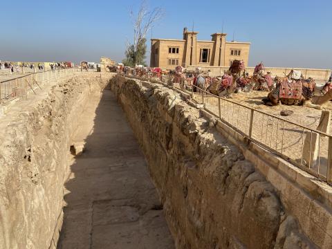 Fosa para la barca sagrada