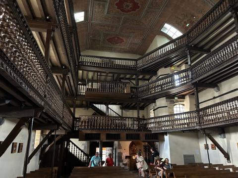 image Balcones del interior de la Iglesia St. Etienne