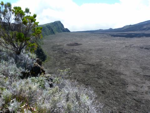 image Paisaje de un volcán en Reunión (Francia)