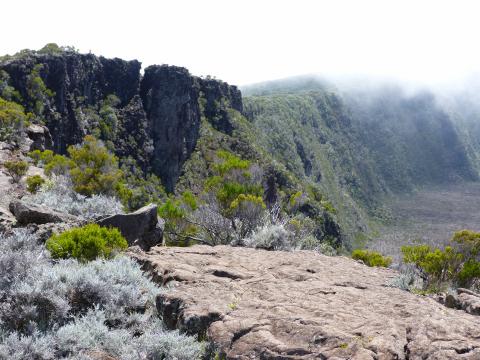 image Laderas de montañas en Reunión (Francia)