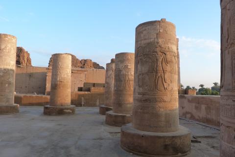 image Columnas en el templo Kom Ombo
