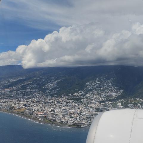 image Isla de la Reunión desde el avión