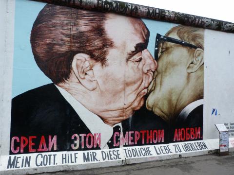 image East Side Gallery "El beso"