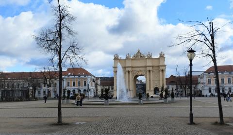 image Puerta de Brandenburgo