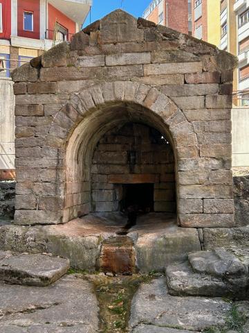 image La fuente de Foncalada en Oviedo