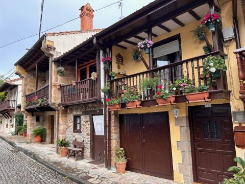 image Casas en Comillas (Cantabria)