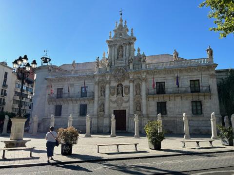 image Fachada de la Universidad de Valladolid (UVa)