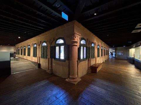 image Interior del claustro del Convento de San Vicente.
