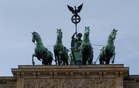 image Puerta de Brandenburgo
