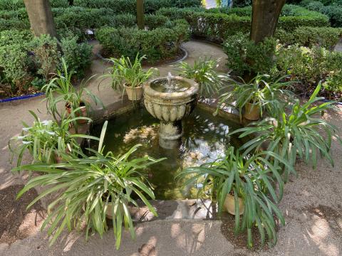 Fuente en el palacio de Viana