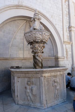 image Fuente de Onofrio