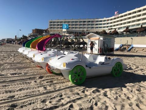 image Pedaló con tobogán