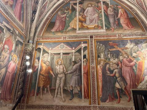 image Frescos de la farmacia de Santa María Novella, Florencia.