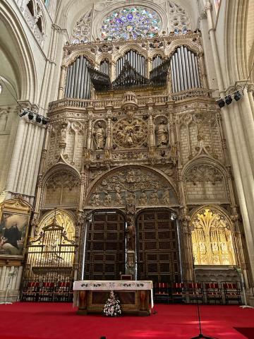 image Puerta de los Leones y órgano del emperador, Catedral de Toledo