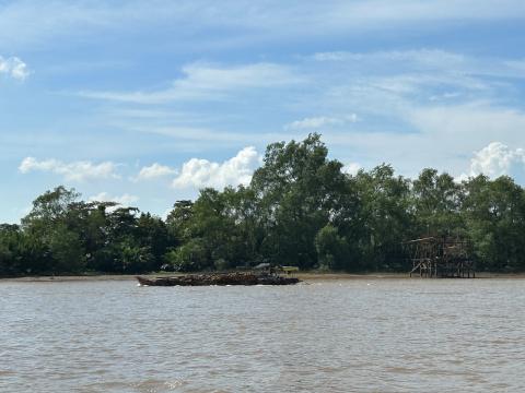 image Isla sobre el rio Mekong 