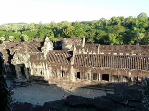 image Angkor Wat y la selva camboyana