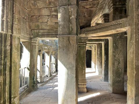 image Interior de Angkor Wat