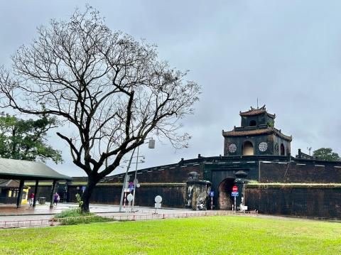 image Puerta Ngan de la ciudadela imperial de Hué
