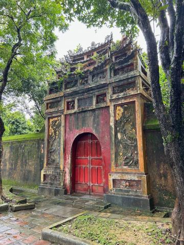image Puerta del templo Tho Cong de la ciudadela imperial de Hué