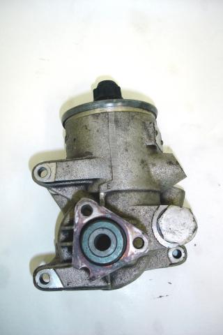 image Dirección hidráulica asistida. Bomba y depósito