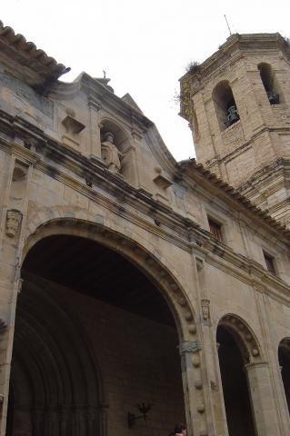 image Vista del campanario desde la entrada. Iglesia de Roda de Isábena, Huesca
