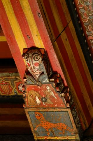 image Detalle de pintura en alfarje. Can con cabeza humana, Huesca