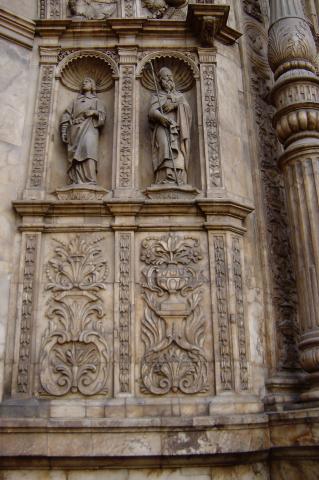image Detalle de la portada de la Basílica de Santa Engracia, Zaragoza