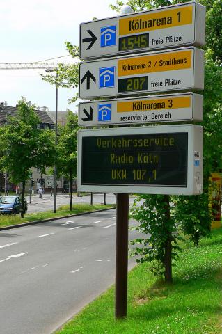 image Sistema de señalización urbana, Colonia, Alemania