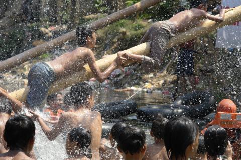 image Fiesta del día de la Independencia en el barrio de Ciliwung, Yakarta, Indonesia