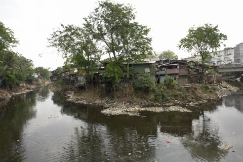 image Río Ciliwung, Yakarta, Indonesia