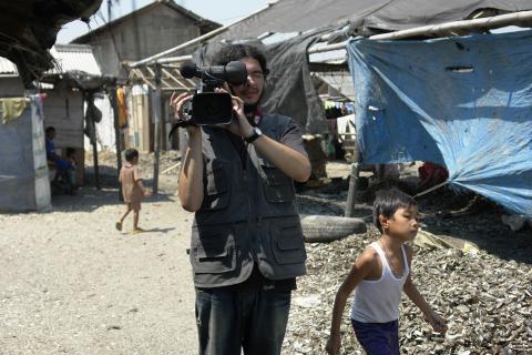 image Grabando en la calle, Jakarta, Indonesia