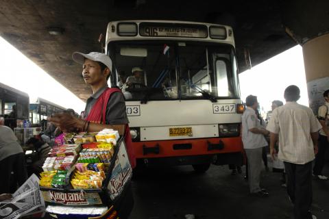 image Vendedor callejero, Jakarta, Indonesia